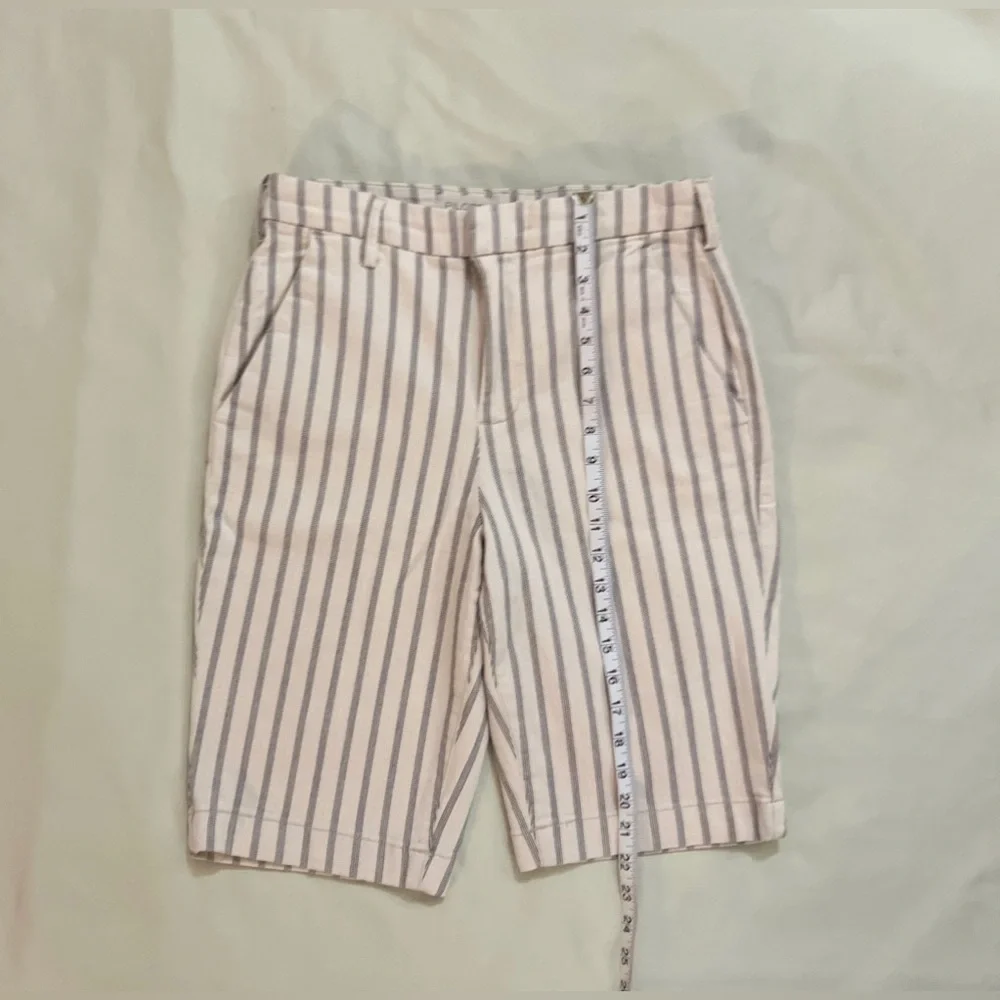Anthropologie x Pilcro
Size 30 Cream color shorts EUC - Picture 4 of 16